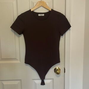 Babaton Contour Crew Shortsleeve Bodysuit